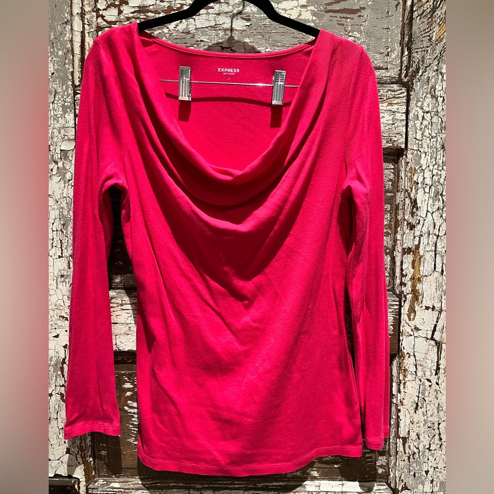 Hot pink long sleeve tee